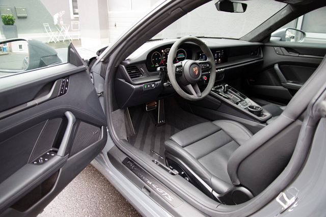 Porsche 992.2 4 GTS Coupe*14-Wege,ACC,BOSE,Schiebedach*