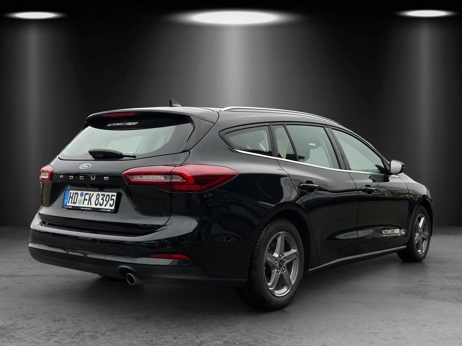 Fahrzeugabbildung Ford Focus Titanium Turnier Winter P. e.Call Kamera