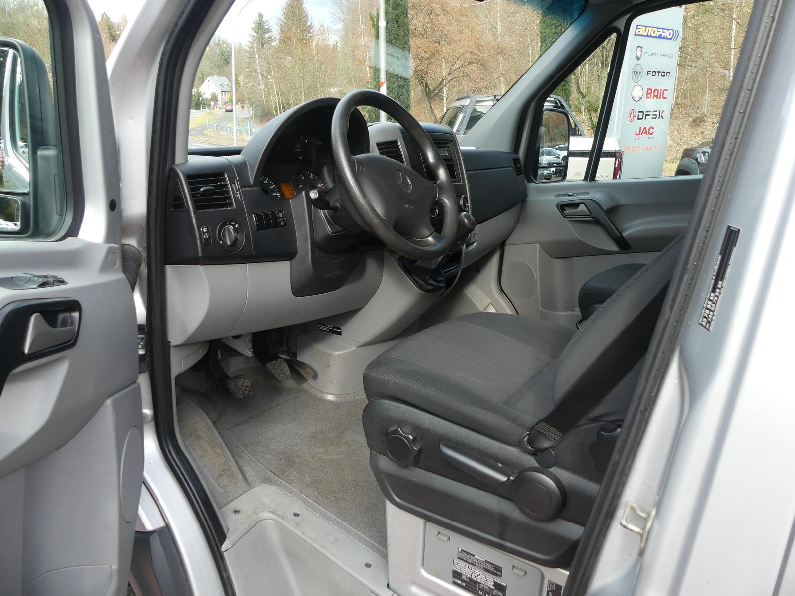 Mercedes-Benz Sprinter 2.1 CDI*AHK*Standhzg.*SHZ*USB*9-Sitzer