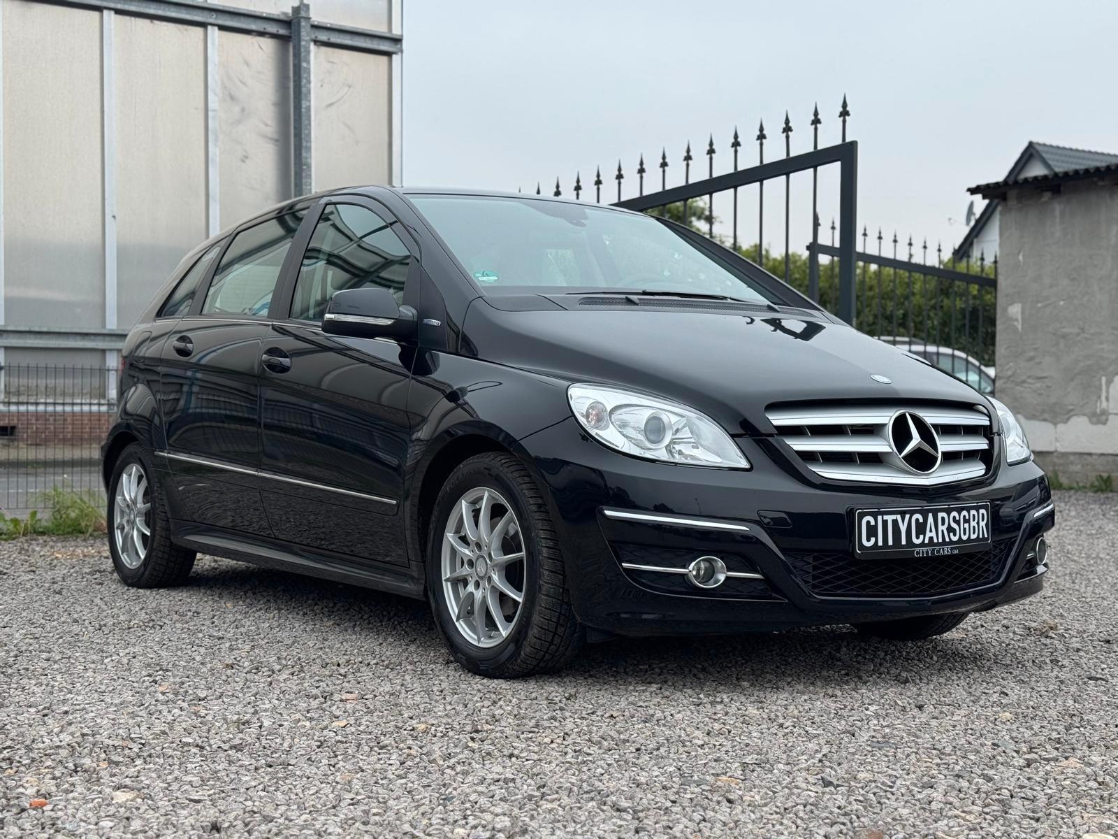 Mercedes-Benz B 180* Teilleder*AHK*SHZ