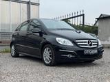 Mercedes-Benz B 180* Teilleder*AHK*SHZ - gebrauchte Mercedes-Benz B 180 aus dem Jahr 2009