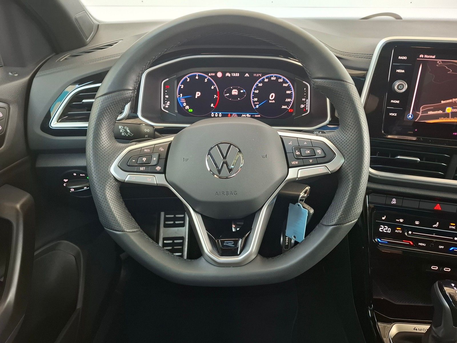 Fahrzeugabbildung Volkswagen T-Roc R-Line 2,0 TSI DSG 4Motion + Pano + Kamera