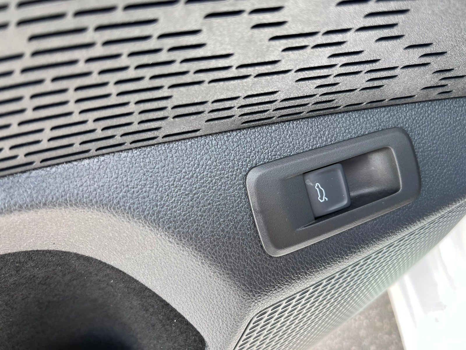 Fahrzeugabbildung SKODA Octavia Combi Style elekt. Sitze virtual  uvm.