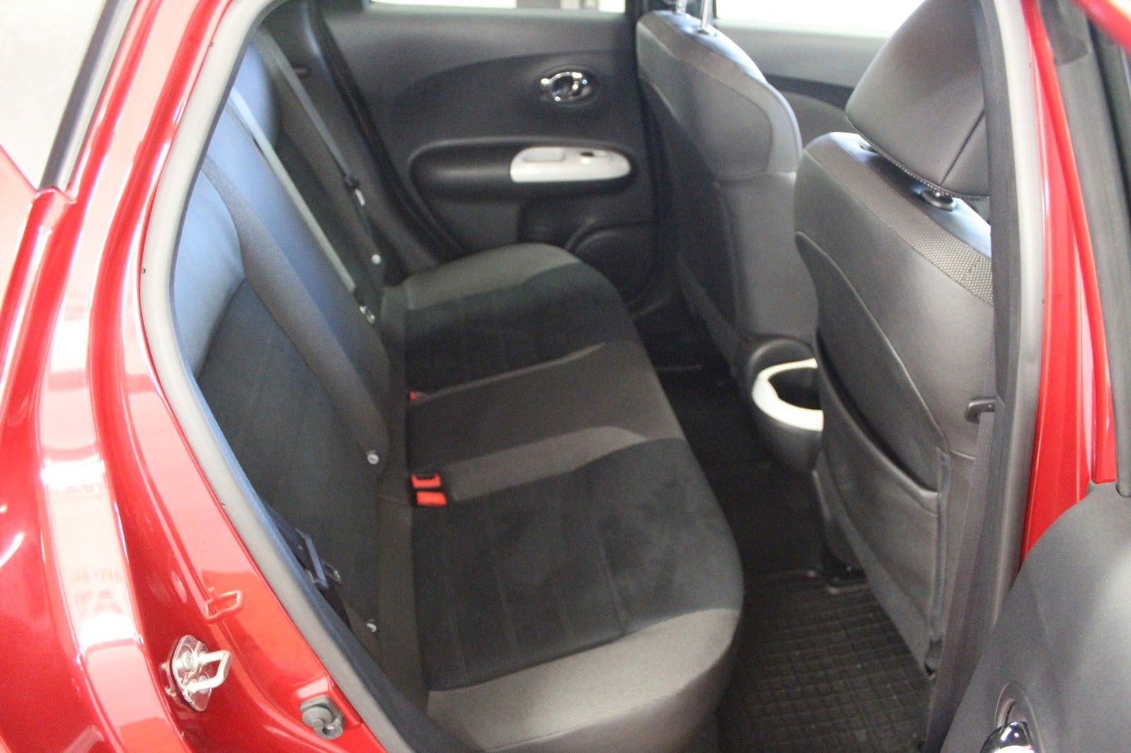 Fahrzeugabbildung Nissan Juke    1.2 DIG-T  N-Connecta 4x2  AHK