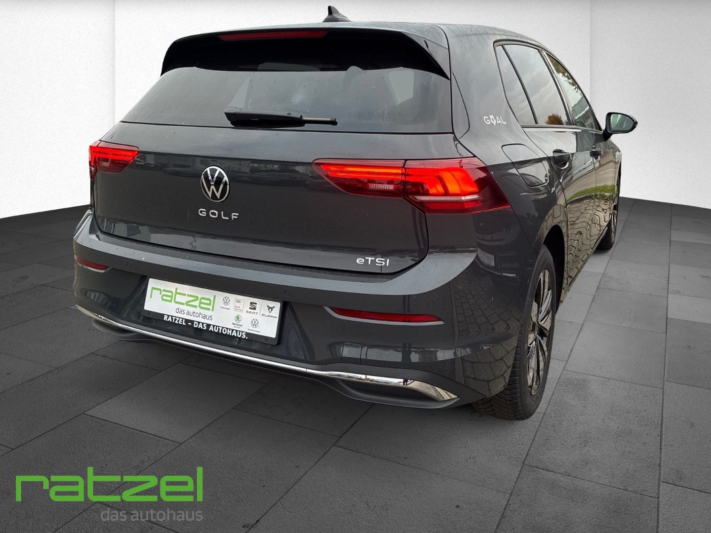 Fahrzeugabbildung Volkswagen Golf GOAL 1.5 eTSI DSG Allwetter+PDC+SHZ+LED