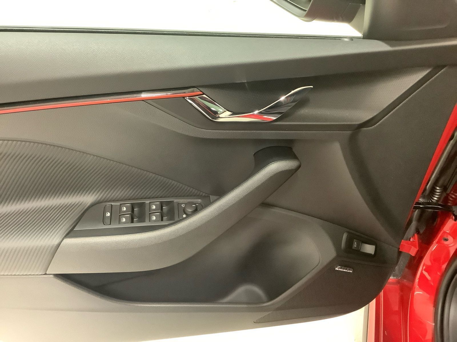 KAMIQ MONTE CARLO 110 kW DSG AHK PANO SOUND