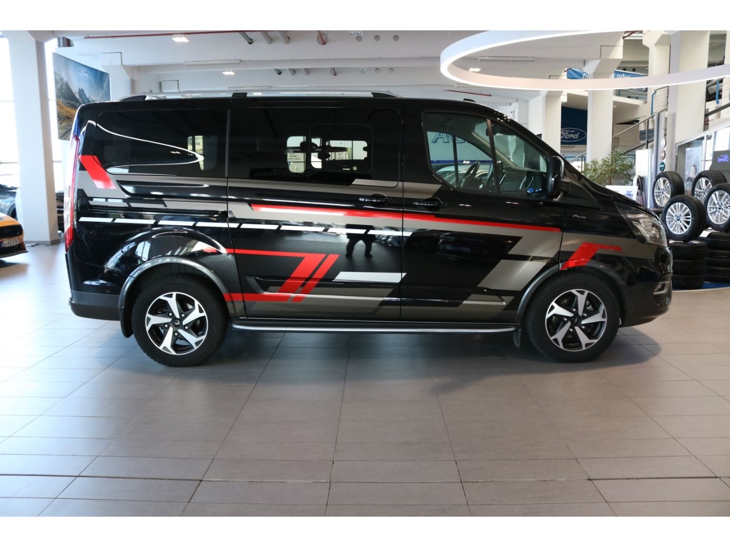 Fahrzeugabbildung Ford Tourneo Custom Active L1 AUTOMATIK Tempomat DAB