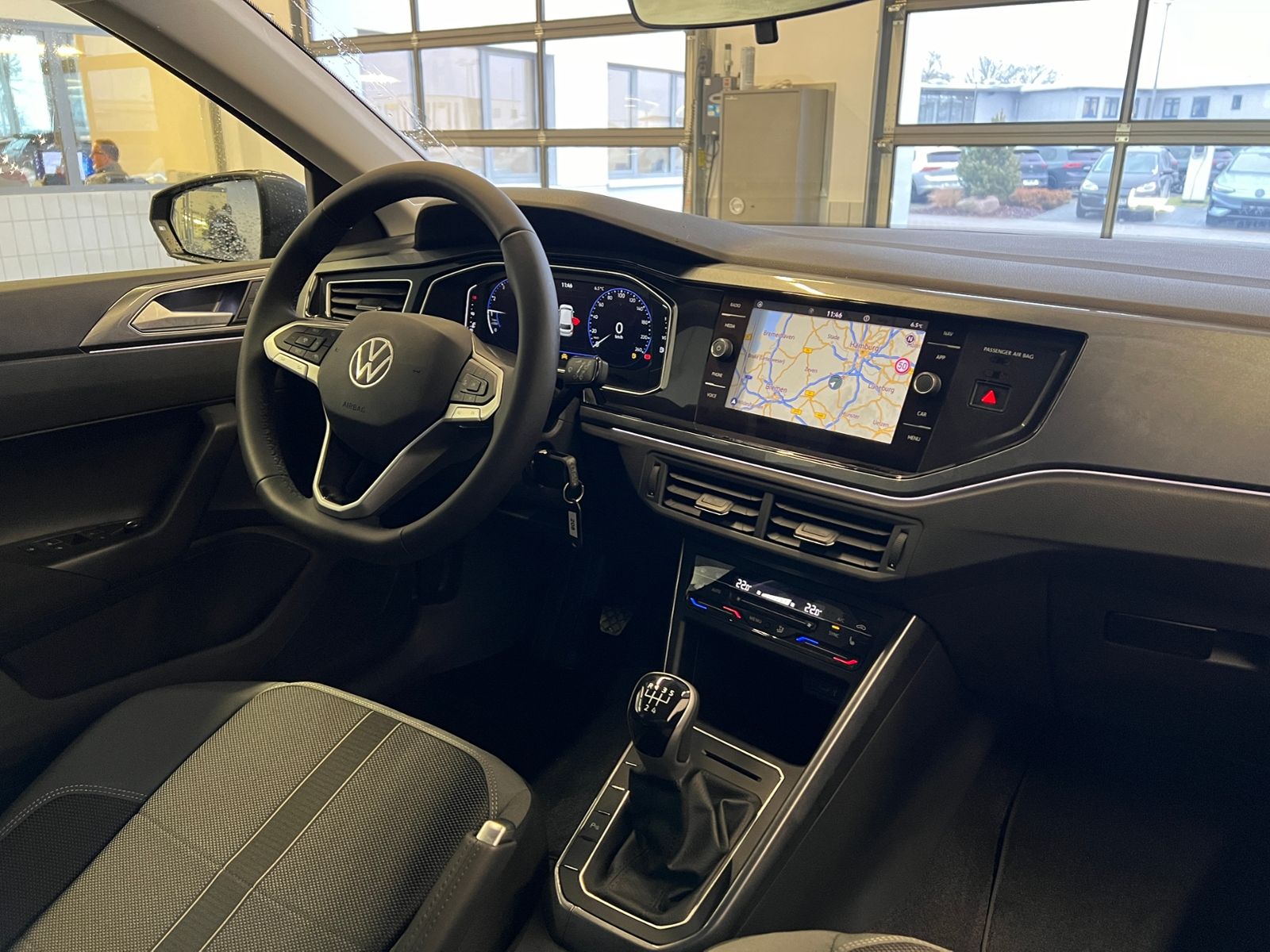 Fahrzeugabbildung Volkswagen Polo Style 1.0 TSI *15"-LM, Navi, ACC*