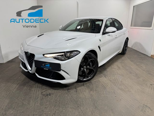 Alfa Romeo Quadrifoglio Manual *1of200* 1.Hand/Carbon/Navi