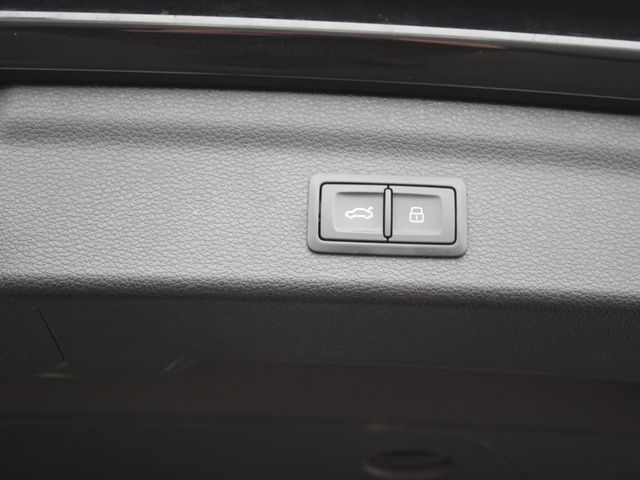 Q3 40 2,0 TFSI quattro S line Standhzg.*Navi