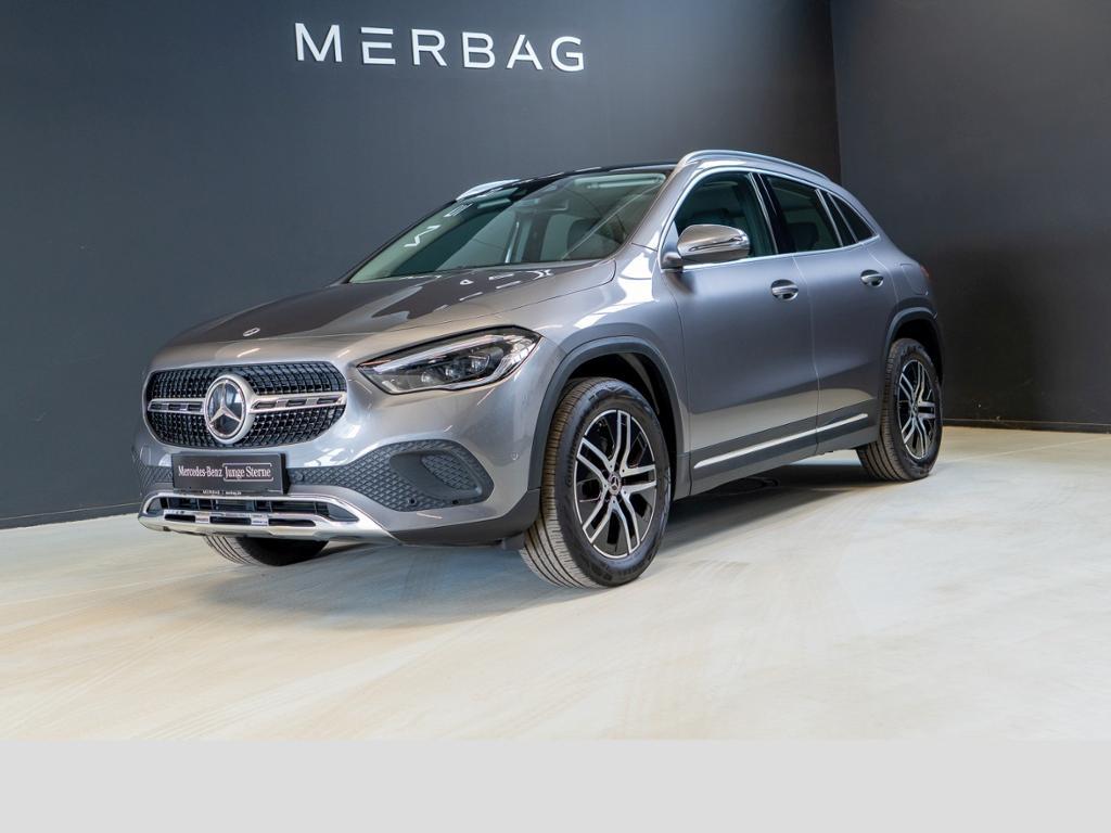 Mercedes-Benz GLA 200 *Progressive Panorama Multibeam
