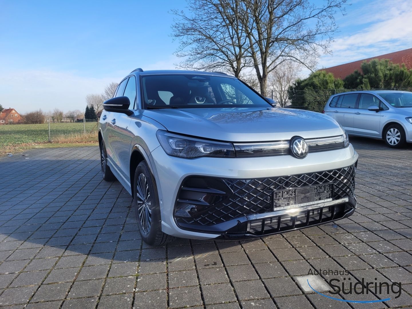 Tiguan 2,0 R-Line TSI DSG 4Motion HUD AHK Matrix