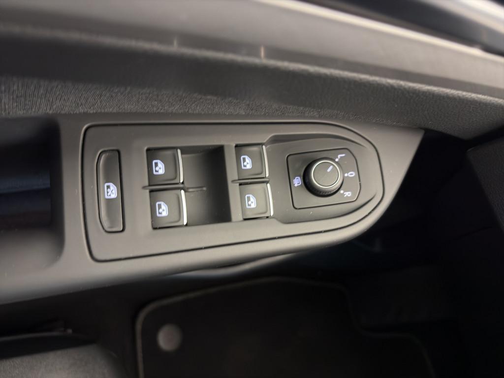 Volkswagen Golf 1.5 eTSI Life DSG AHK+LED+Kamera+ACC+SHZ, миниатюра 22