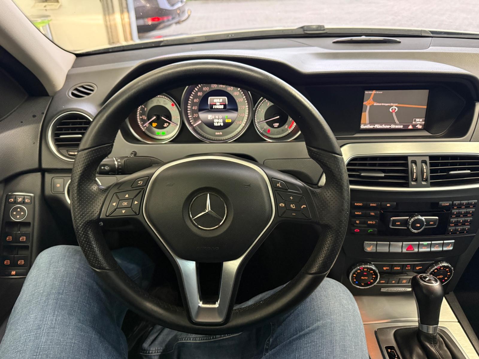 Mercedes-Benz C 180 CGI*LM*AUT*AVNTG*BI-XN*TMP*NAV*PTS*AHK*SHZ