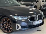 BMW 530d/HUD/Laser/Par+DrivAsPro/360°/Panor/Komf/Lux - BMW 5er Reihe: Schwarz
