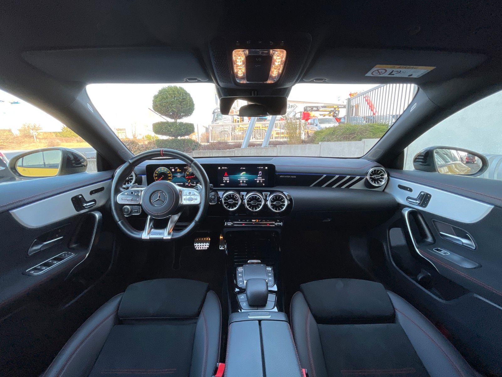Fahrzeugabbildung Mercedes-Benz CLA 35 AMG 4M SB R-Kamera+Distr+Memory+Aero+MBea