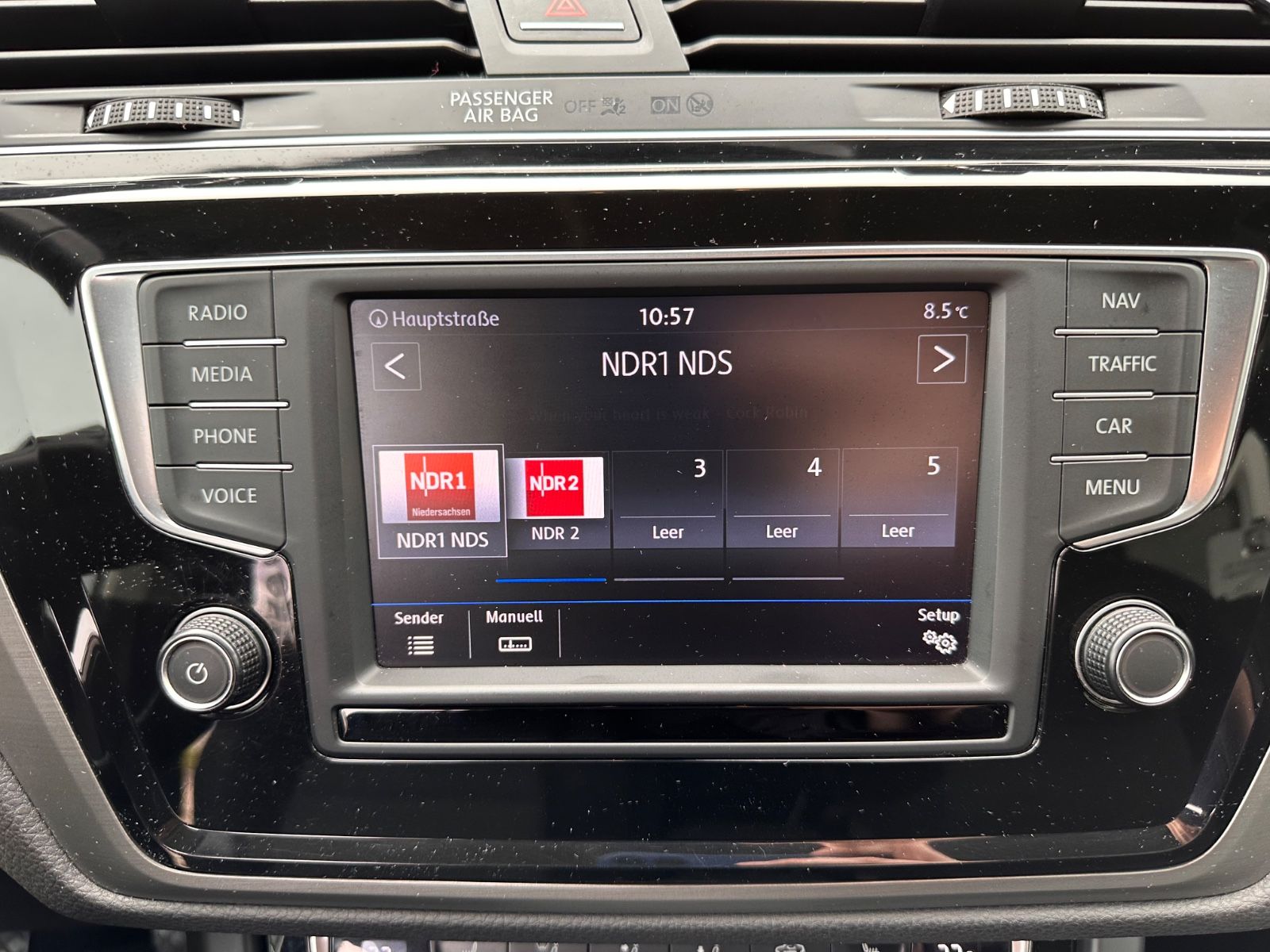 Fahrzeugabbildung Volkswagen Touran Comfortline 1.4 TSI 7-Sitze/ACC/SHZG/Navi