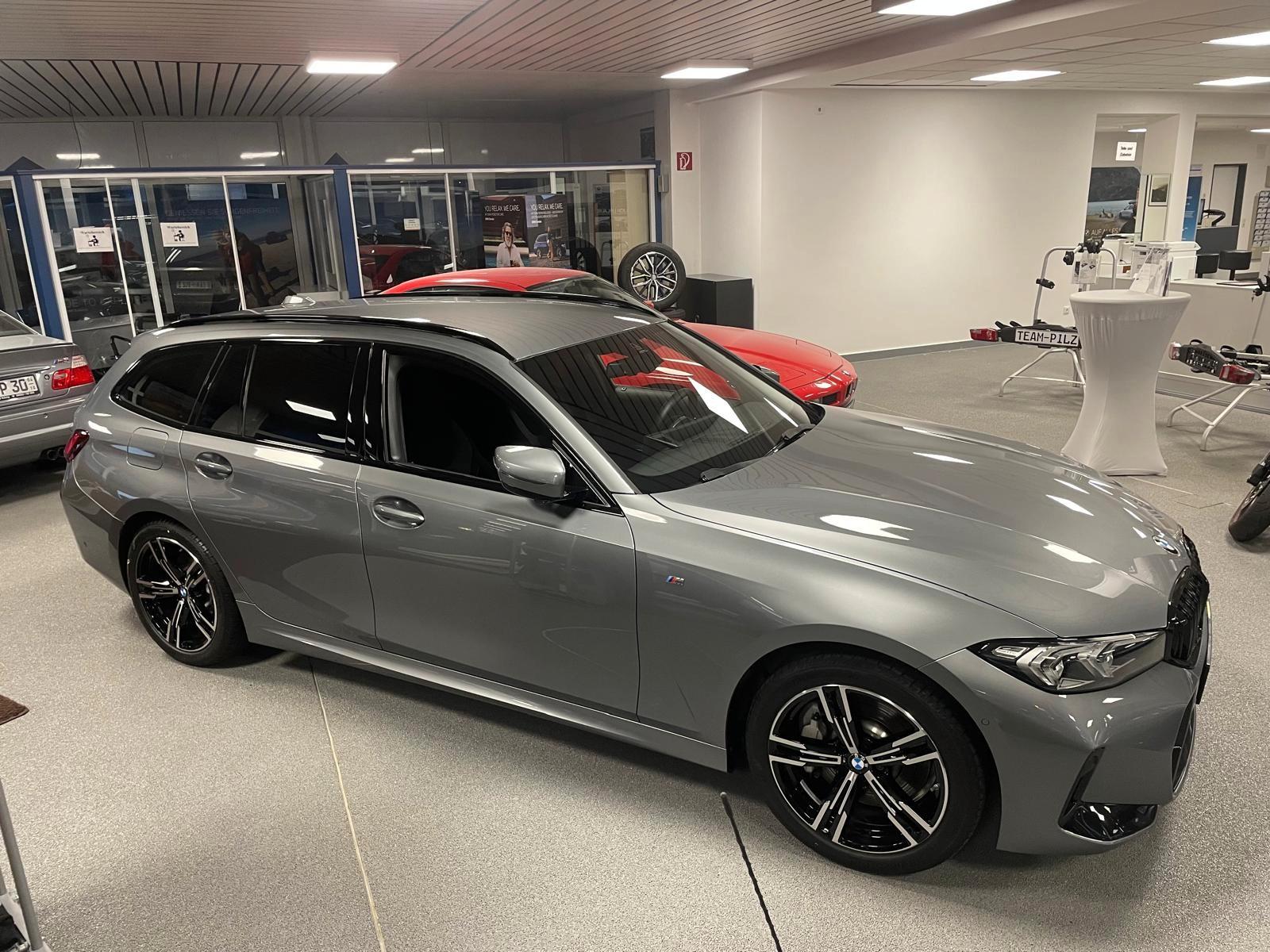 BMW 330ix M-Sport Kamera ACC + "Black Line Pro"