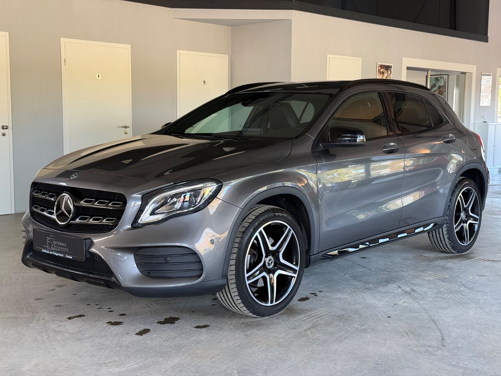 Mercedes-Benz GLA 250 4Matic AMG Line LED/Kam/AHK/ACC/SHZ/Navi