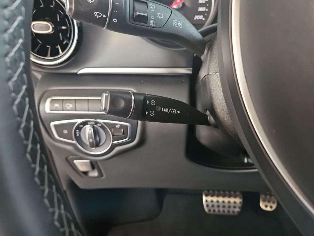 Fahrzeugabbildung Mercedes-Benz EQV 300 AVG lang 7Sitze AIRMATIC Pano Sound 360°