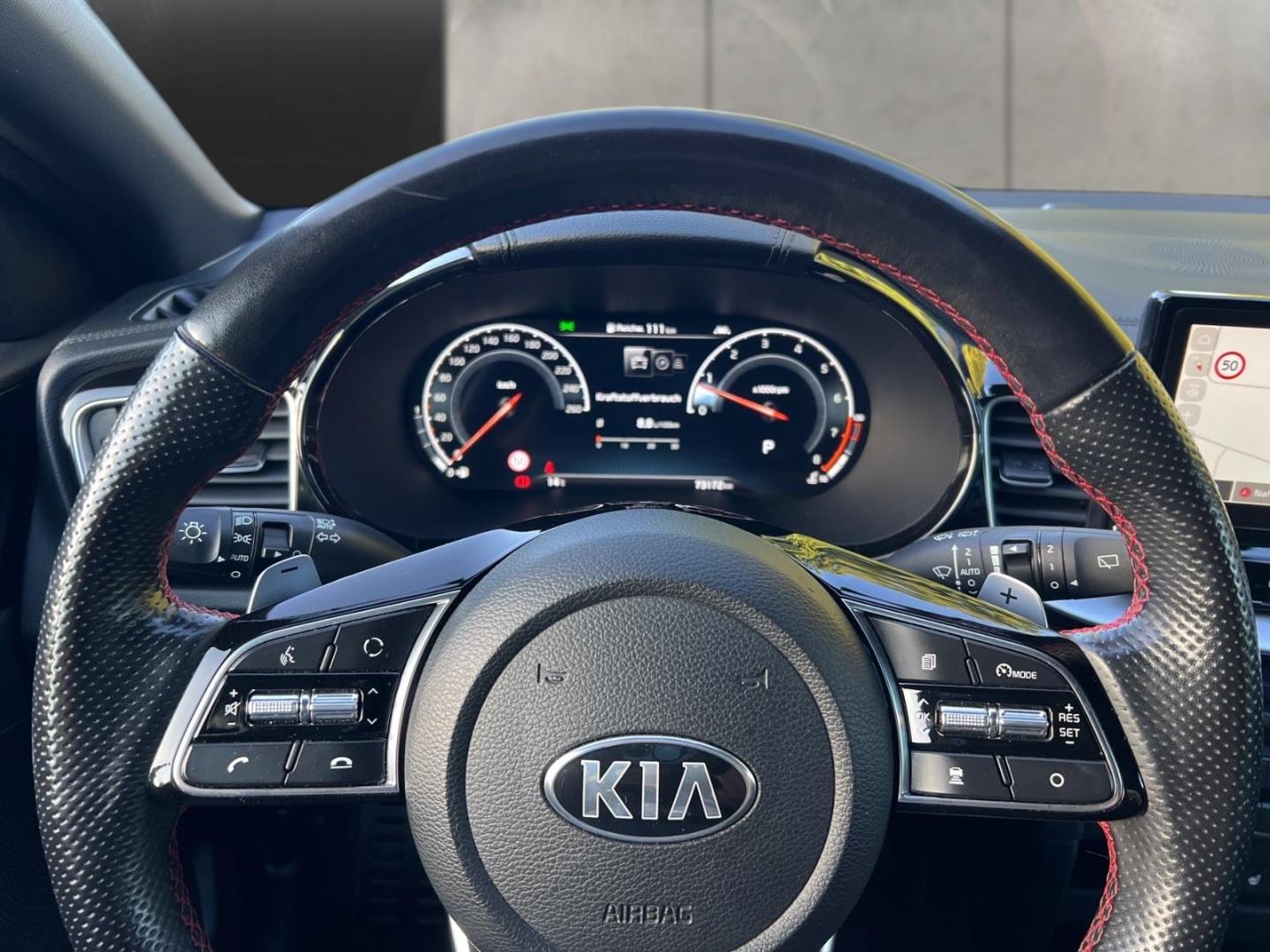 Kia ProCeed GT 1.6T SPORTAUSPUFF PANORAMA NAVIGATION