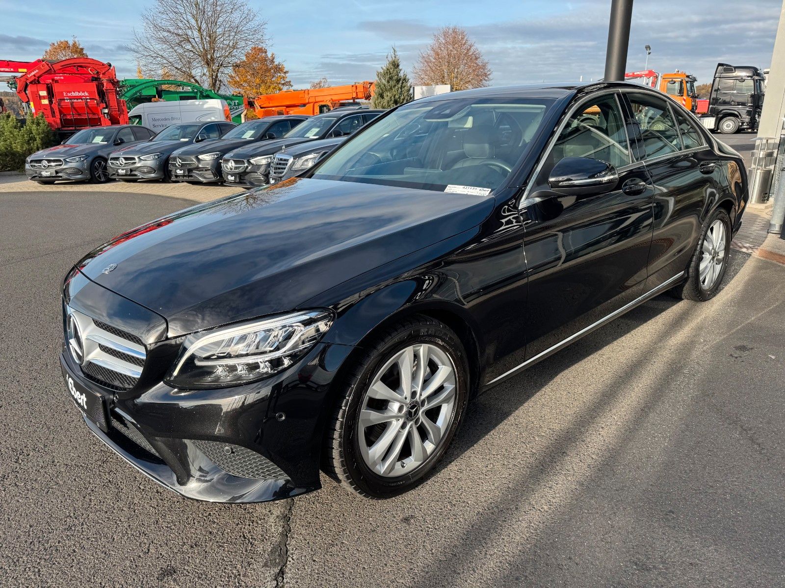 Fahrzeugabbildung Mercedes-Benz C 200 C Limousine+Avantgarde+AHK+RFK+TotW
