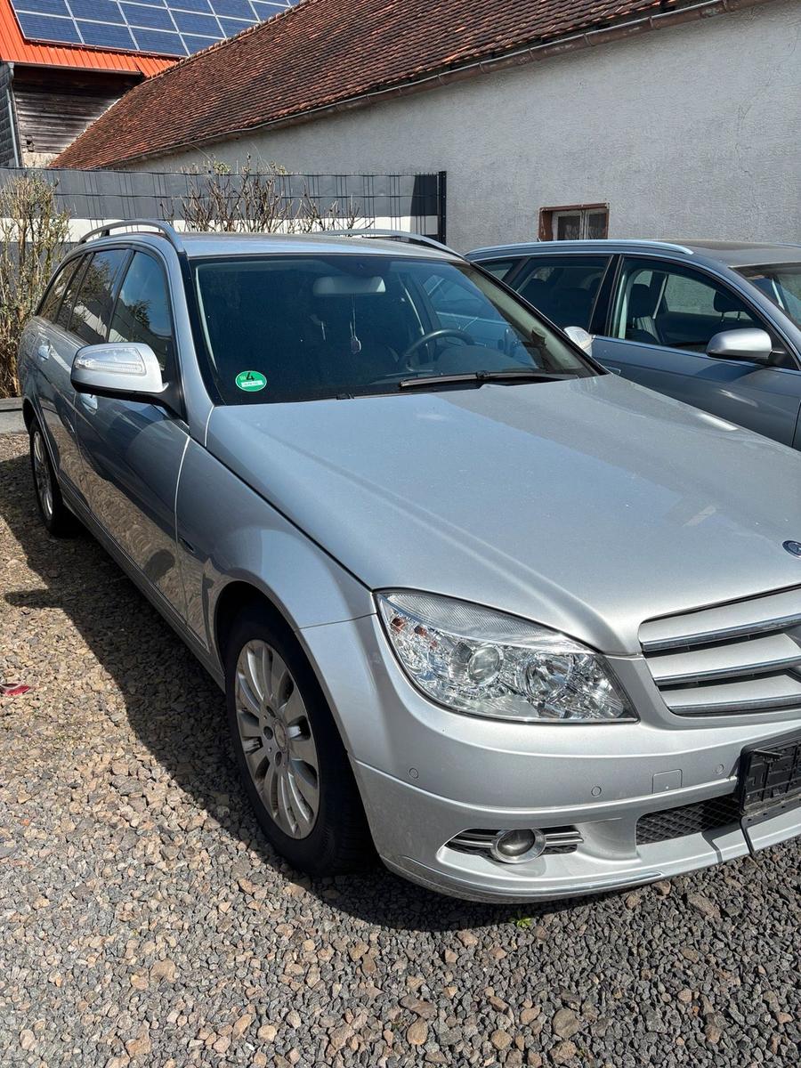 Mercedes-Benz C220 2008 — interior