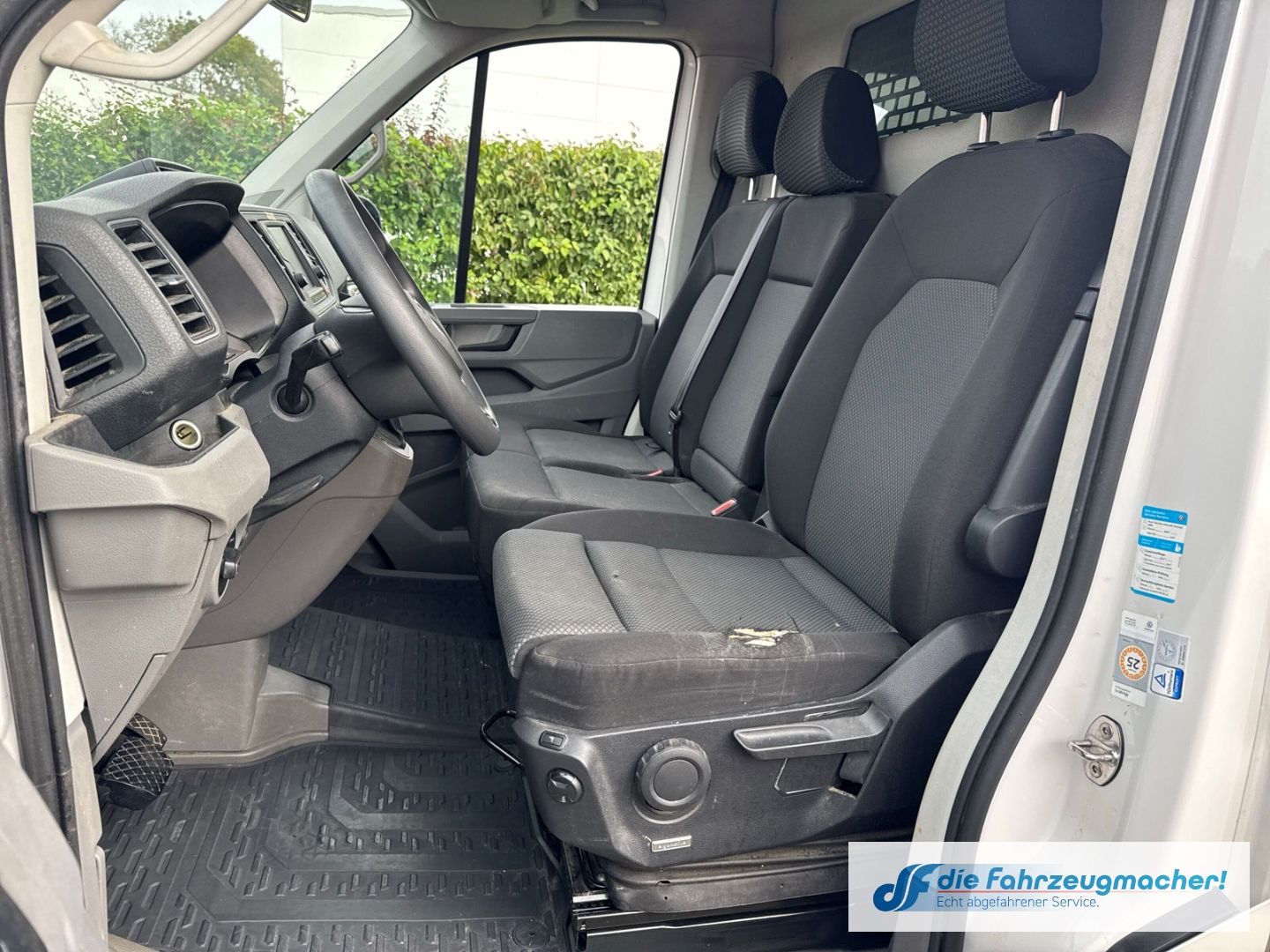 Fahrzeugabbildung Volkswagen Crafter Kasten 35 AUT. mittel L2 Hochd.LED Trend