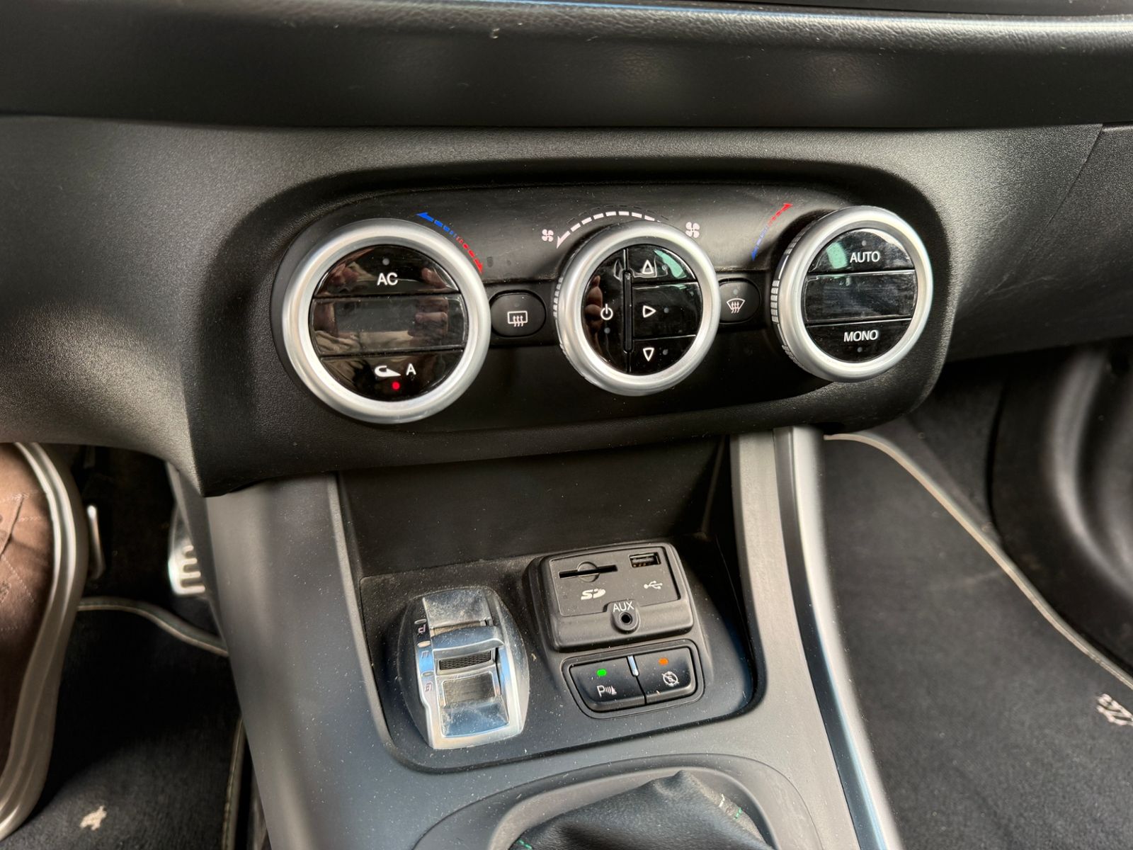 Fahrzeugabbildung Alfa Romeo Giulietta QV Line XENON NAVI ALU