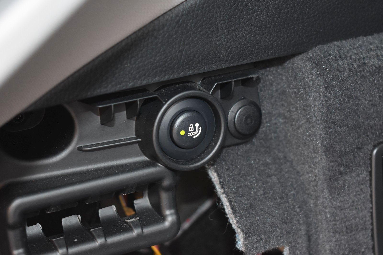 Fahrzeugabbildung BMW 320i Touring Sport Line Sportautom.AHK LED Pano