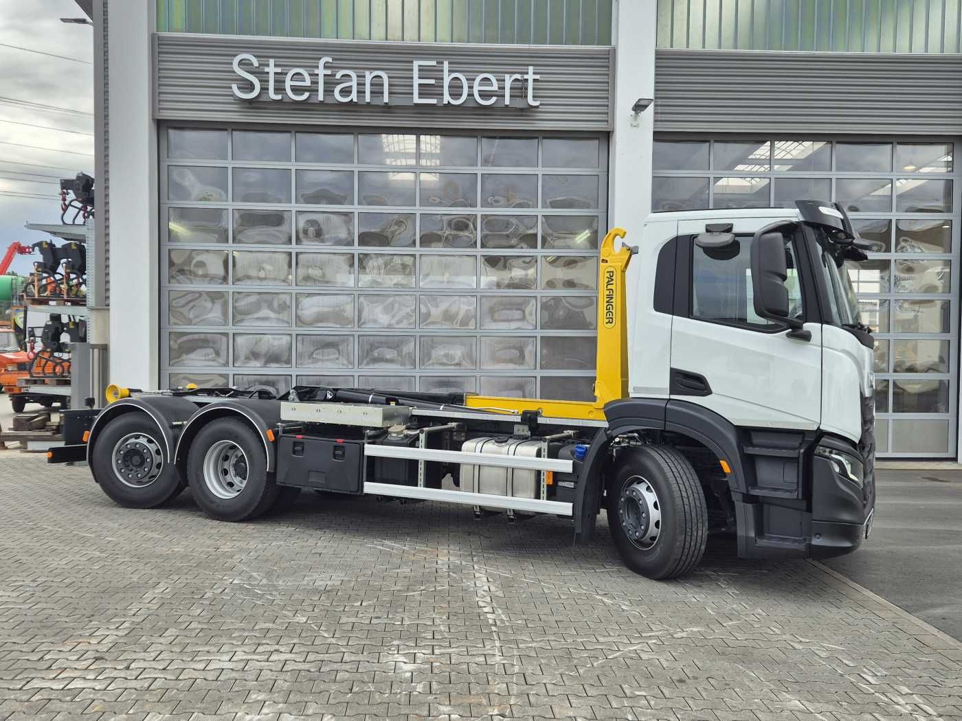 Fahrzeugabbildung Iveco X-Way AD280X46Y/PS ON 6x2 Palfinger PHT20SLD5