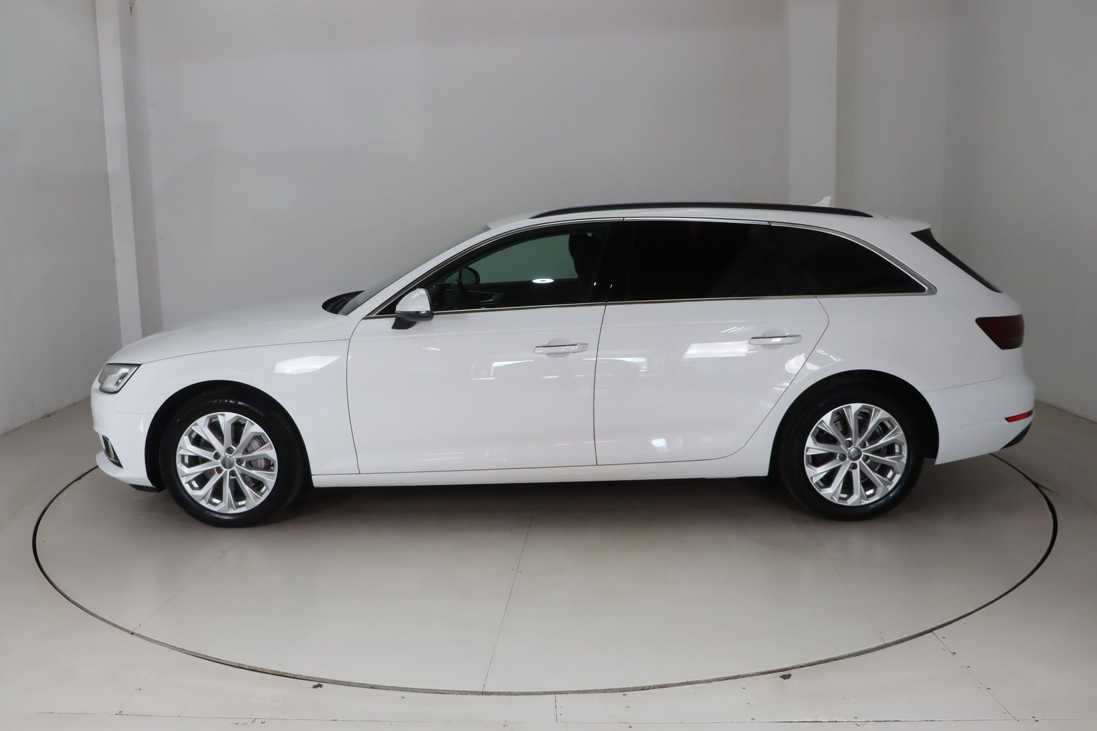 Fahrzeugabbildung Audi A4 Avant 3.0 TDI design * HUD * AHK
