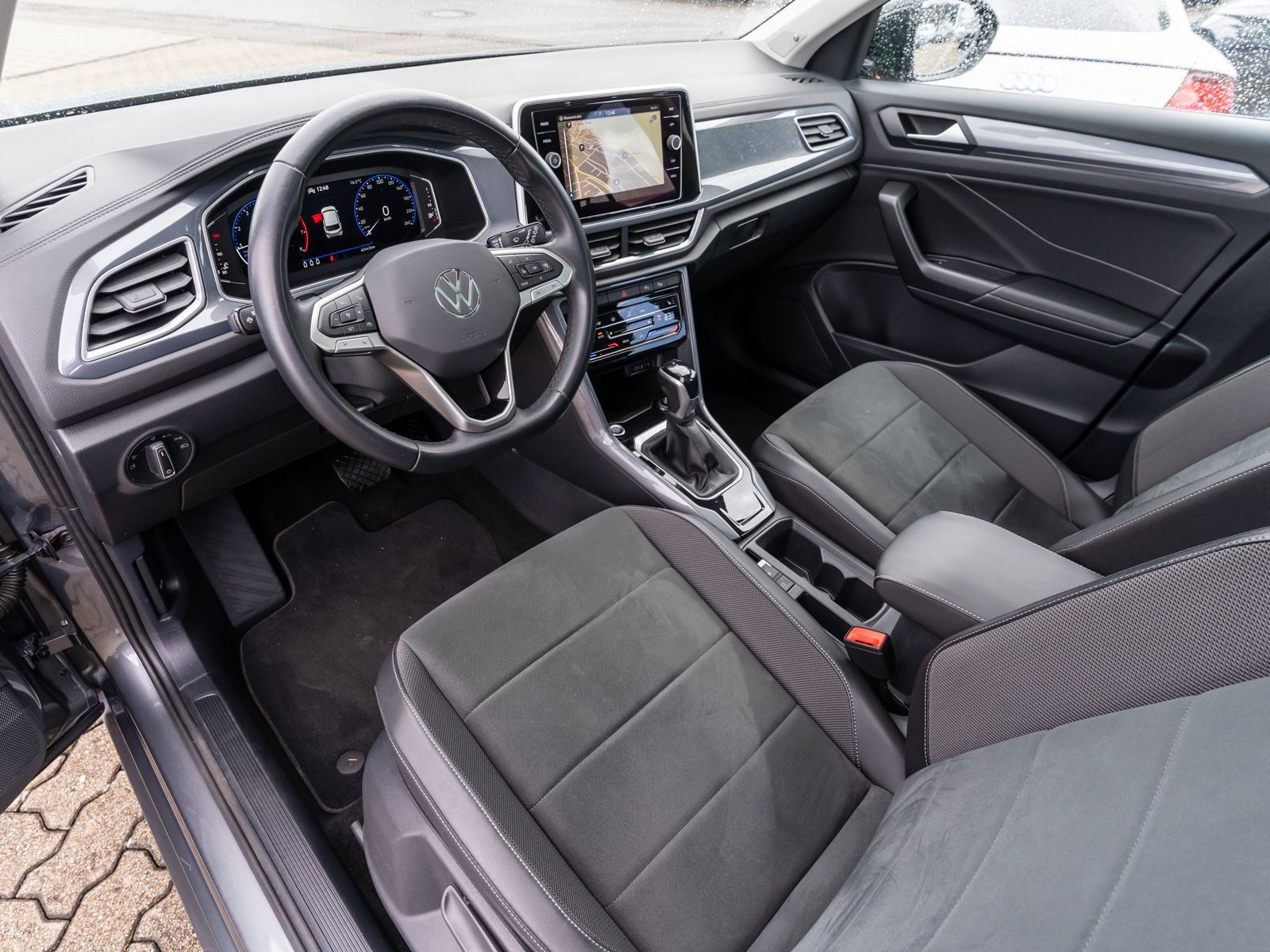 Volkswagen T-Roc - Bild 12