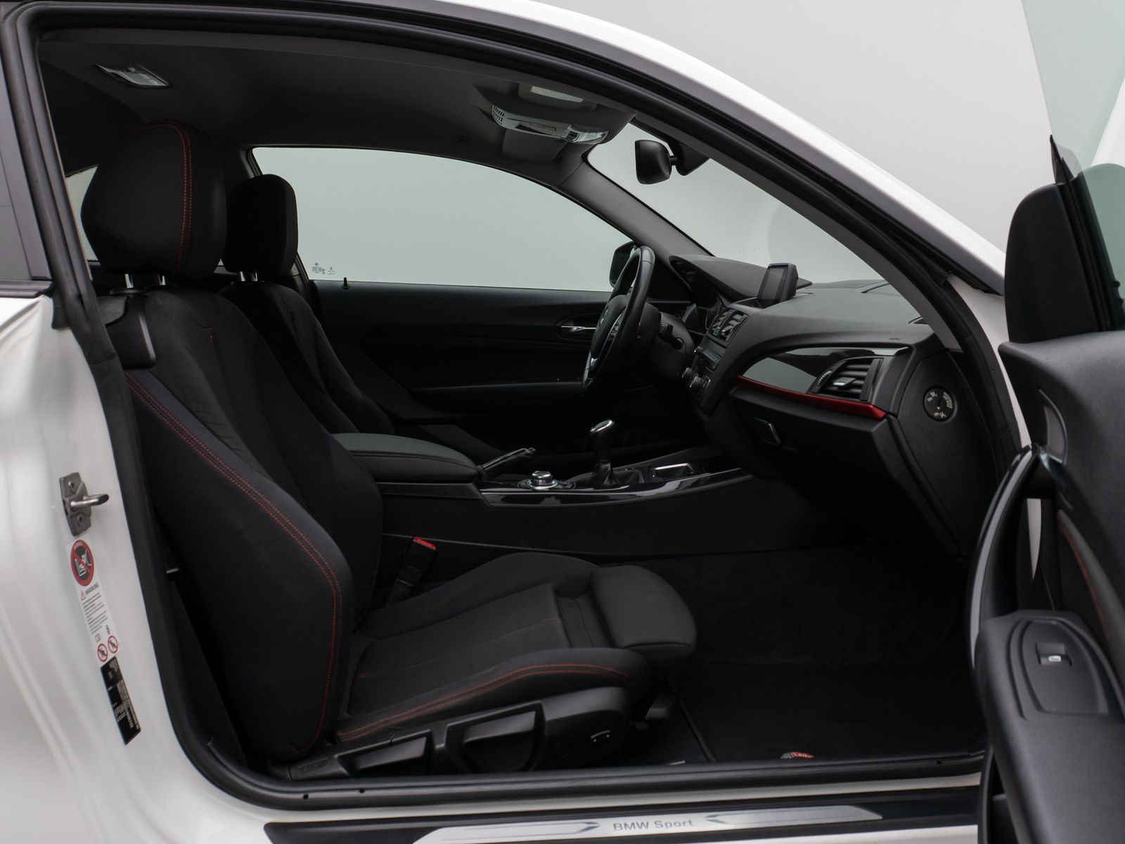 Fahrzeugabbildung BMW 220d Coupé Sport Line PDChinten HiFi Navi Xenon