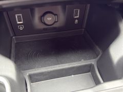 Fahrzeugabbildung DS Automobiles DS 7 BlueHDI 130 Aut. OPERA LEDER Panoramadach
