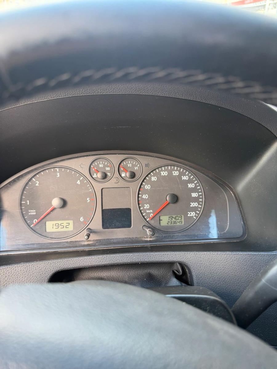 Volkswagen Caravelle 2006 — photo 8