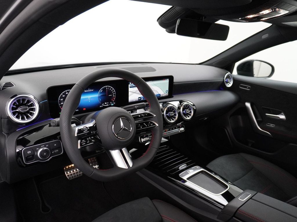 Mercedes-Benz A 250 e Star Edition AMG Line | Panorama - Schie