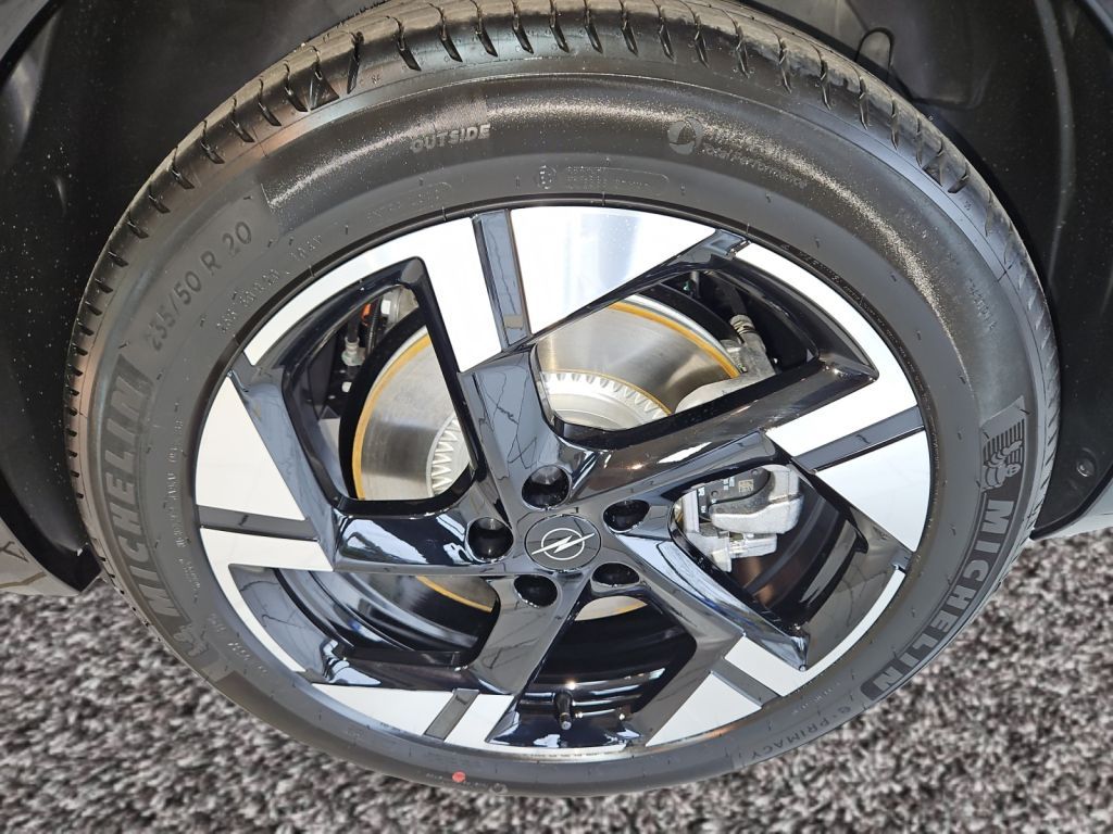 Fahrzeugabbildung Opel Grandland Electric 73kWh GS Automatik 20 Zoll