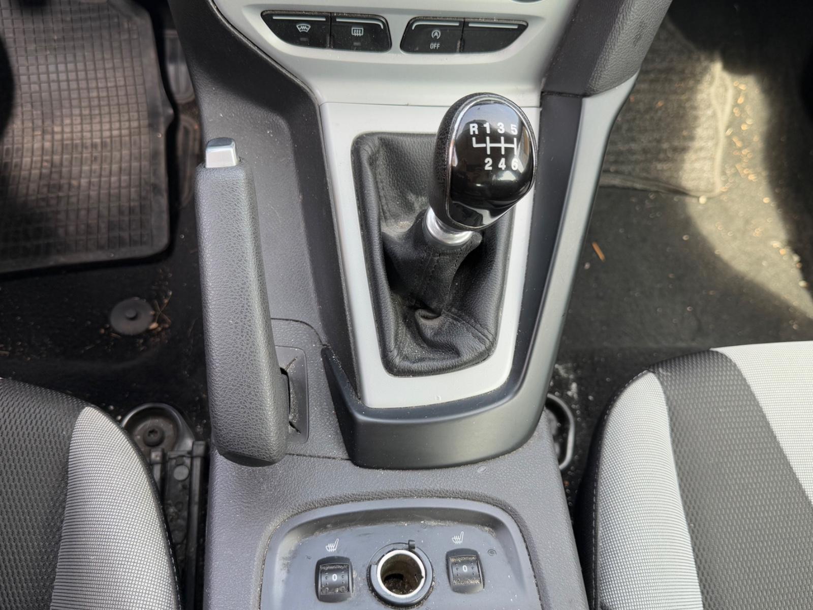 Ford Focus 2014 — photo 11