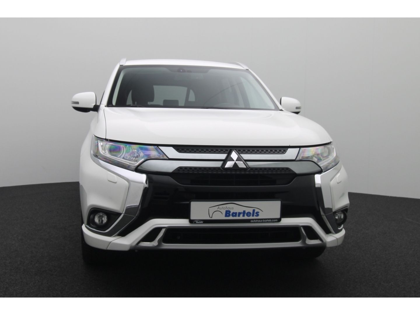 Fahrzeugabbildung Mitsubishi Plug-in Hybrid Outlander PHEV Basis 4WD Tempomat