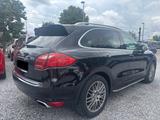 Porsche Cayenne S Hybrid Bi-Xenon, Schibedach, BOSE - mit Hybrid-Antrieb: Schiebedach, Geländewagen