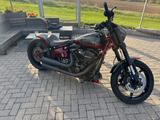 Harley-Davidson Breakout CVO
