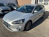 Ford Focus TITANIUM / NAVI / W-PAKET / STND-HZG / RFK - mit Diesel-Antrieb: Standheizung, Kombi