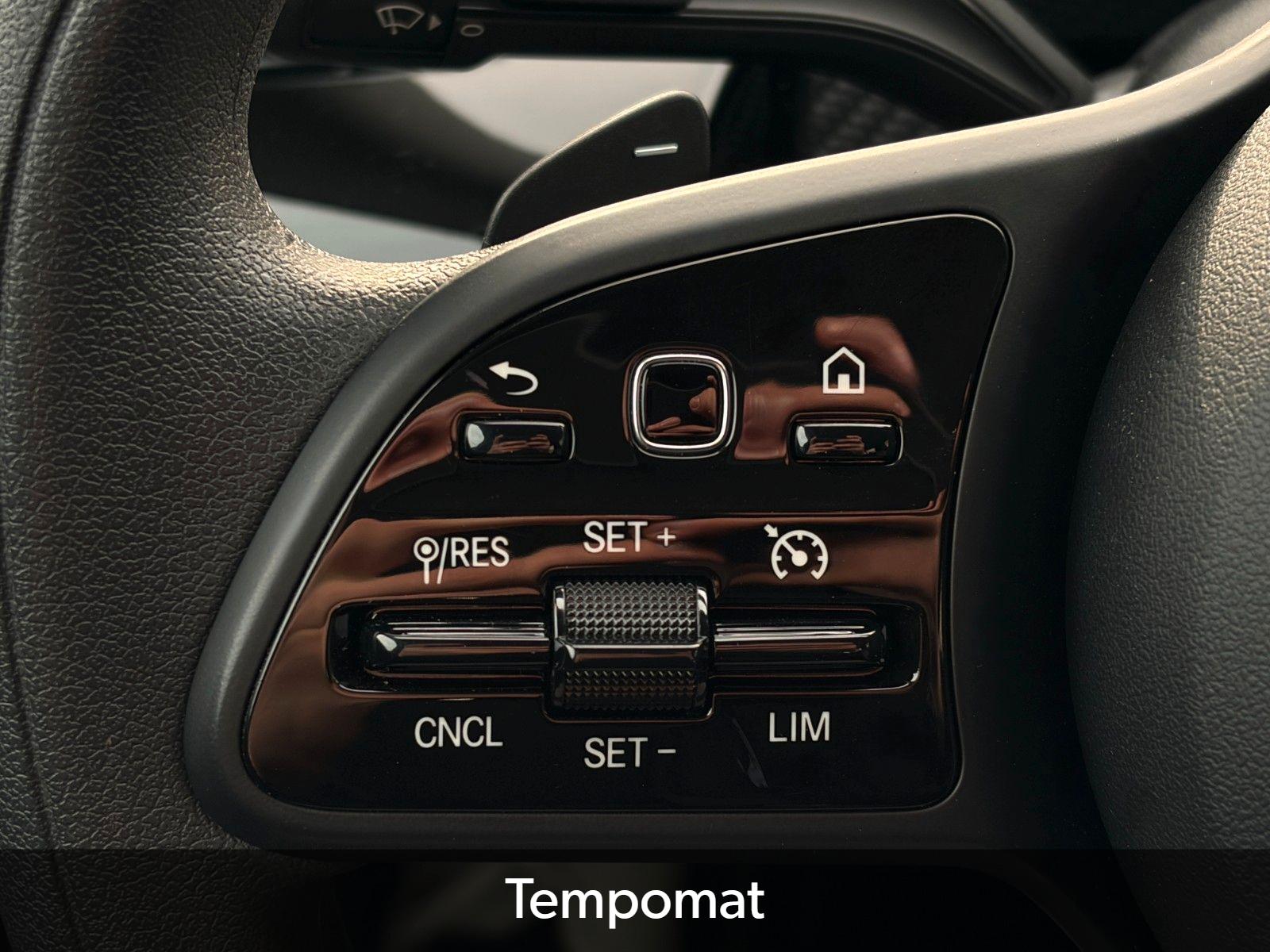 Mercedes-Benz CLA 180 SB SHZ LKA TEMP MBUX Navi Wifi CarPlay, миниатюра 16