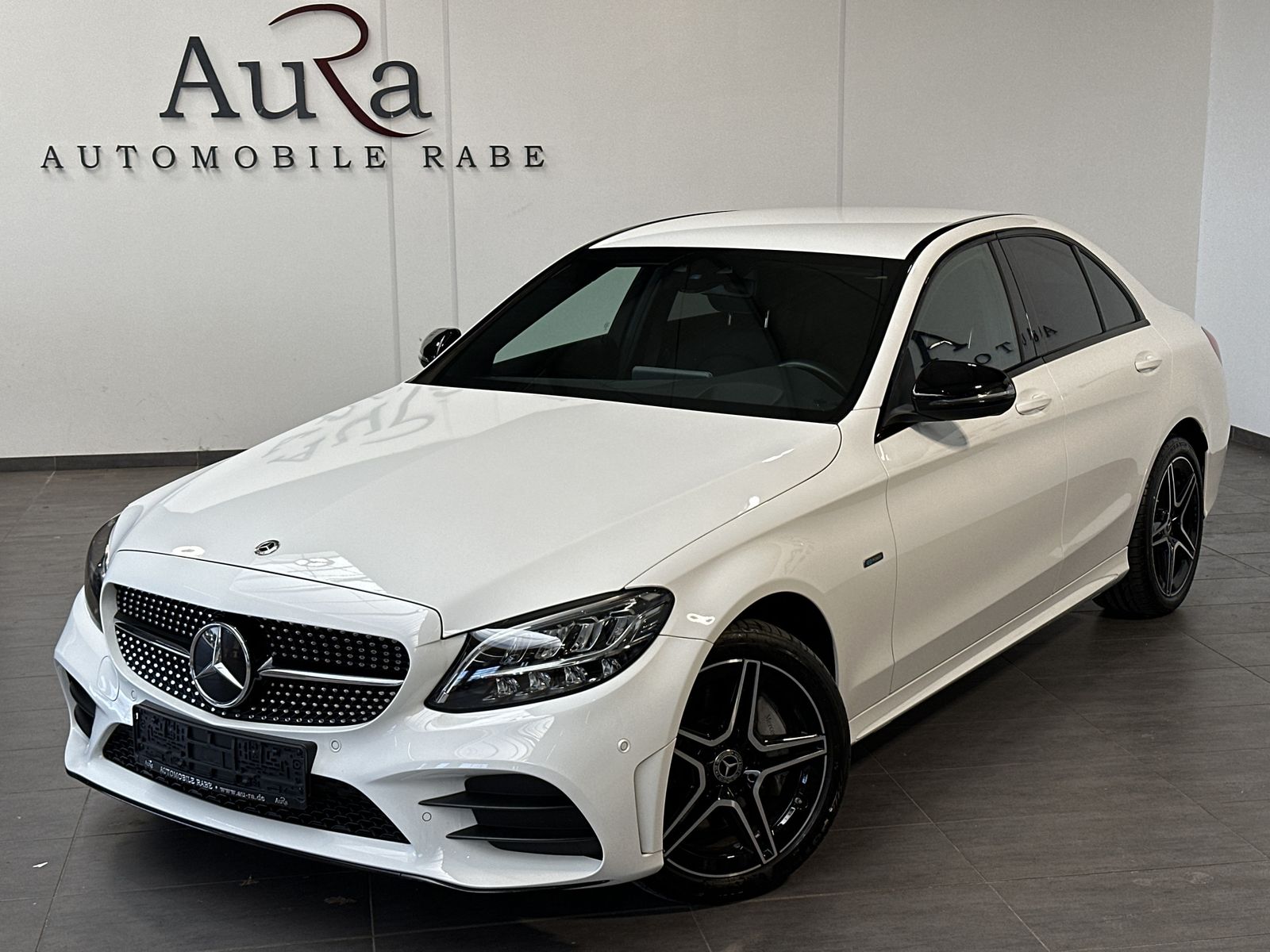 Fahrzeugabbildung Mercedes-Benz C 300e 4Matic AMG-Line NAV+LED+WIDESCREEN+HUD+PP