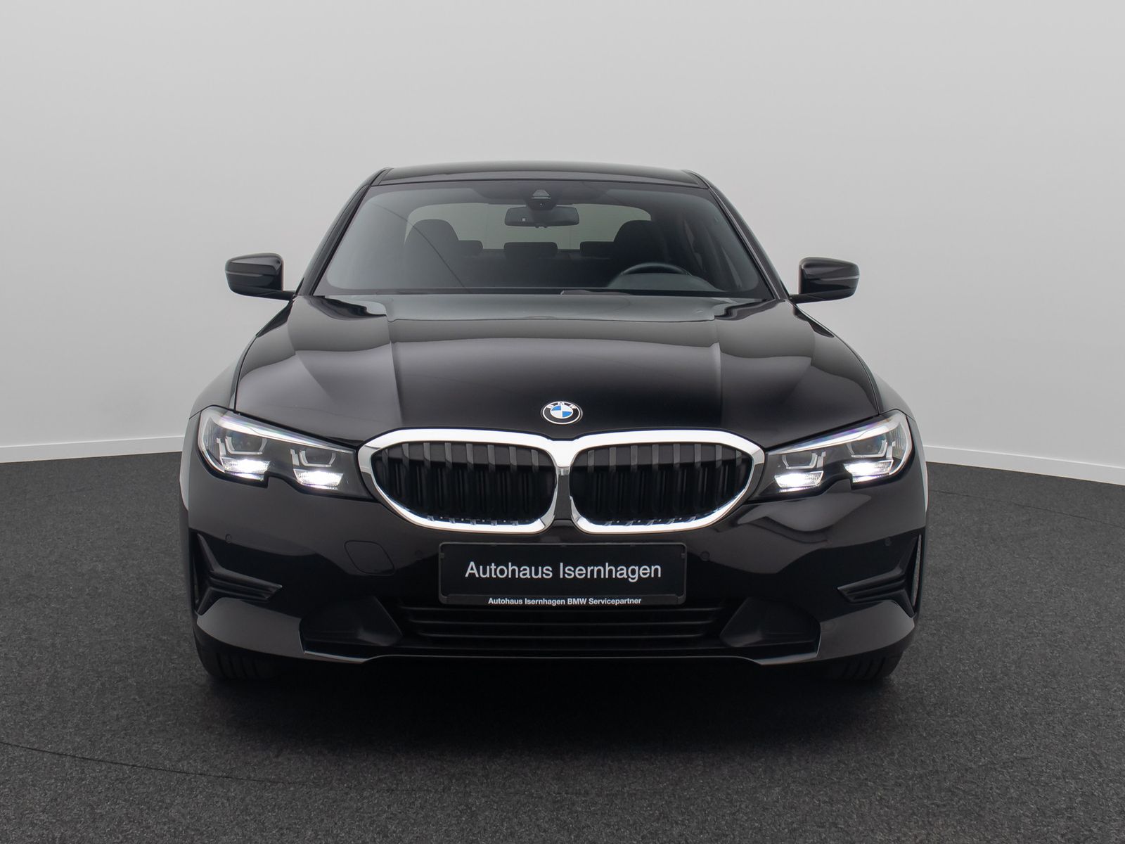 Fahrzeugabbildung BMW 318i CockpitPlus DAB GeschwindigReg Alarm HiFi