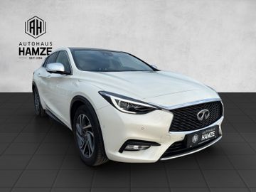 Infiniti Q30 1.6 16V Luxe Tech|Panorama|Kamera|BOSE|DAB