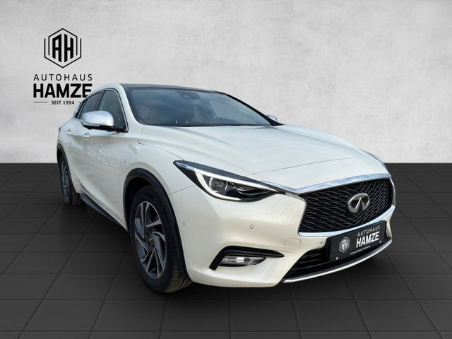 Infiniti Q30 1.6 16V Luxe Tech|Panorama|Kamera|BOSE|DAB