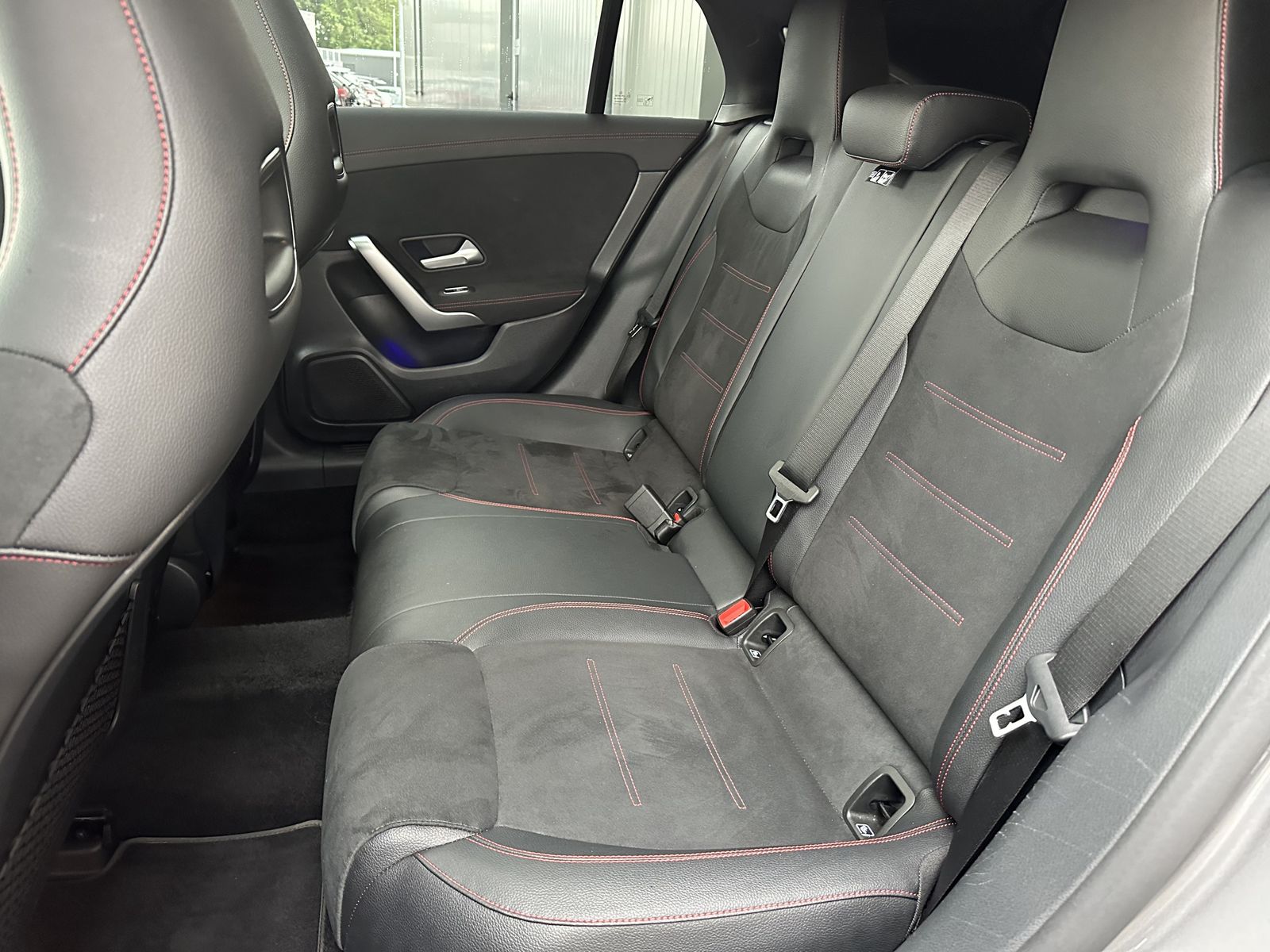 Fahrzeugabbildung Mercedes-Benz CLA 220 Shooting Brake d AMG-Line NAV+LED+PANORA