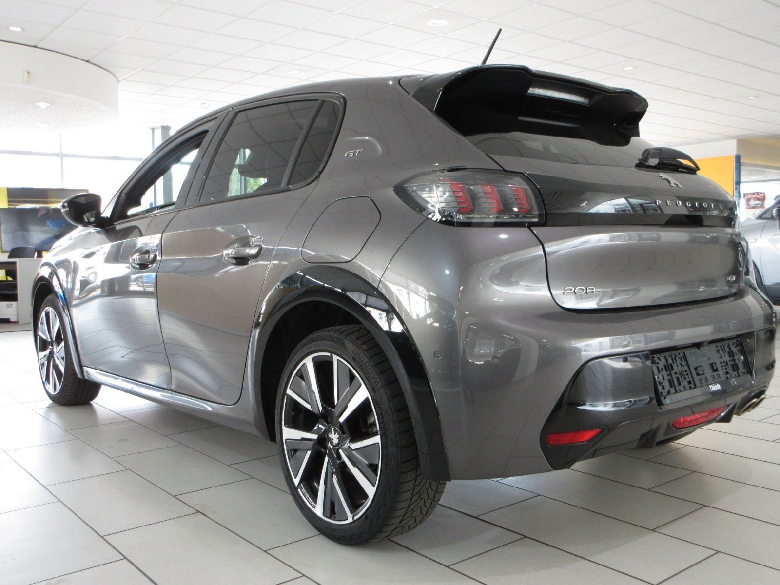 Fahrzeugabbildung Peugeot 208 1.2T GT  LED/NAVI/SHZ/PANO/HEAD/CAM/PDC/17"
